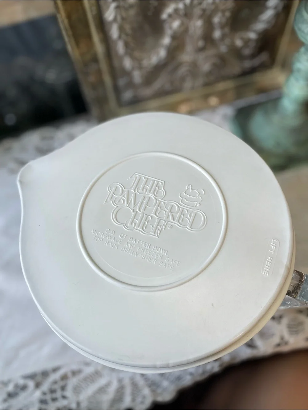 Vintage Pampered chef 8 cup pour spout cover clear glass measuring cup